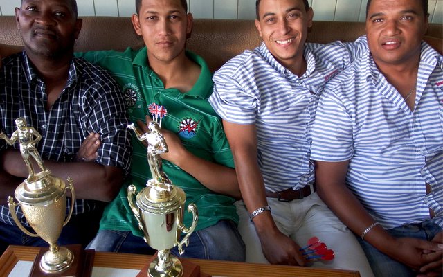 Die Gansbaai-veerpyltjiespan, met vlnr DC Lourens, Boetie Hart (kaptein) en Vaatjie